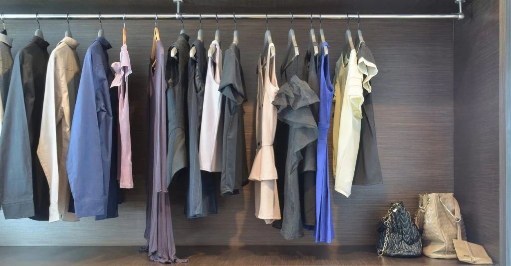 Packing a storage unit